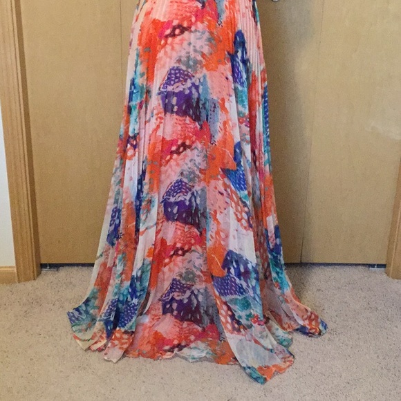 Pleat Gauze Halter Gown LAUNDRY BY SHELLI SEGAL - Picture 3 of 8